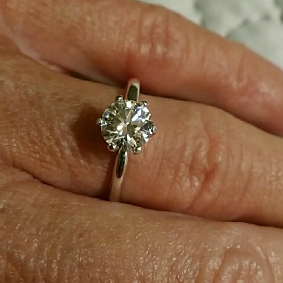 Genuine COLORLESS Moissanite  1.00 Ctw .925 😍😍😘 - Picture 2 of 7